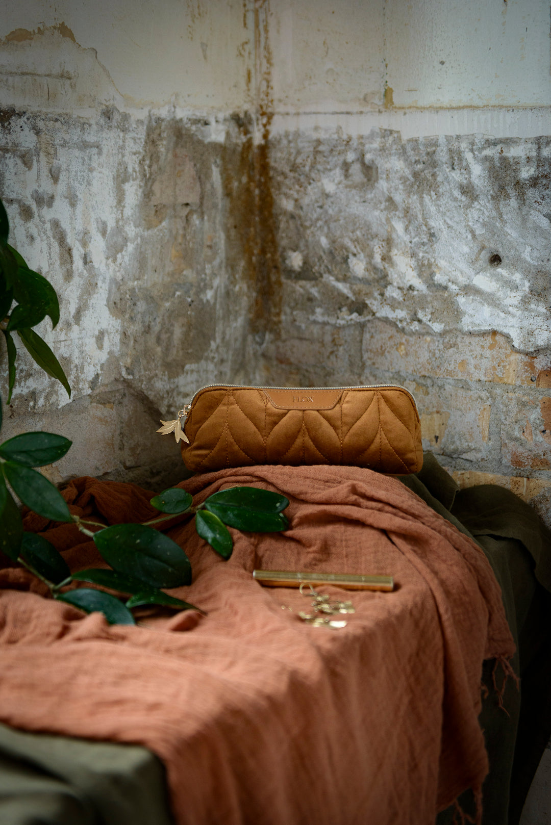 Flox Ahi Velvet Cosmetic Cases
