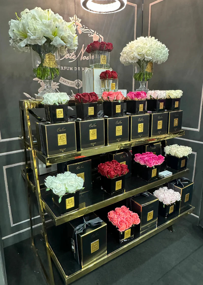 Cote Noire White Lillies & Roses Versailles