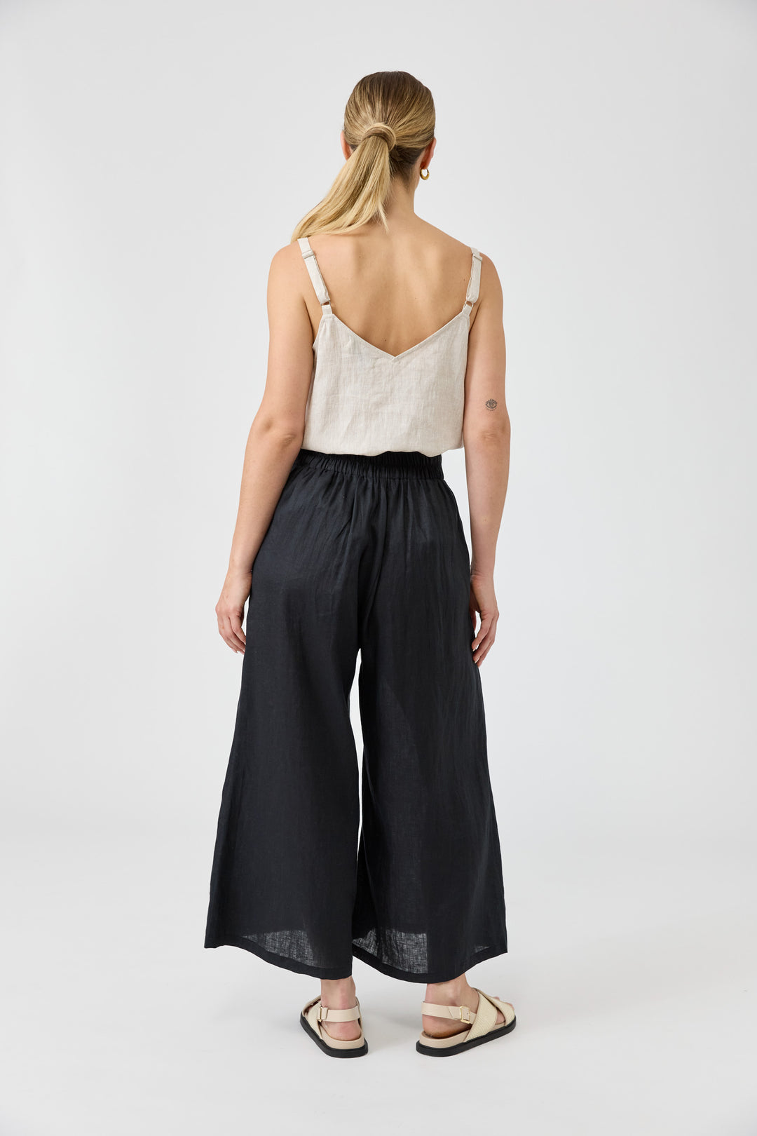 Eb & Ive Ebony Studio Crop Pant