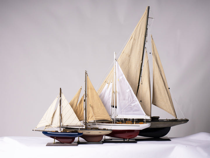 Le Monde Liberty Model Yacht