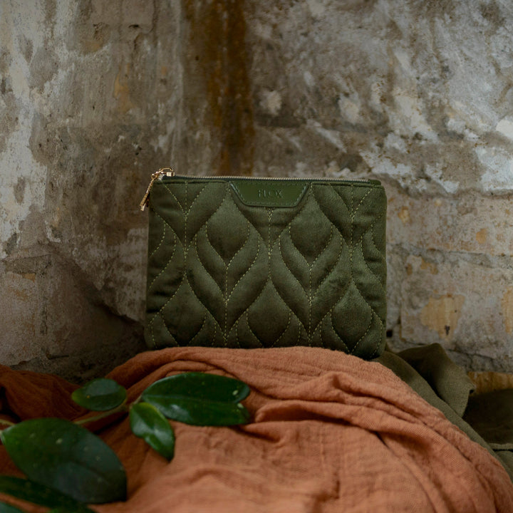 Flox Ahi Velvet Coin Purse