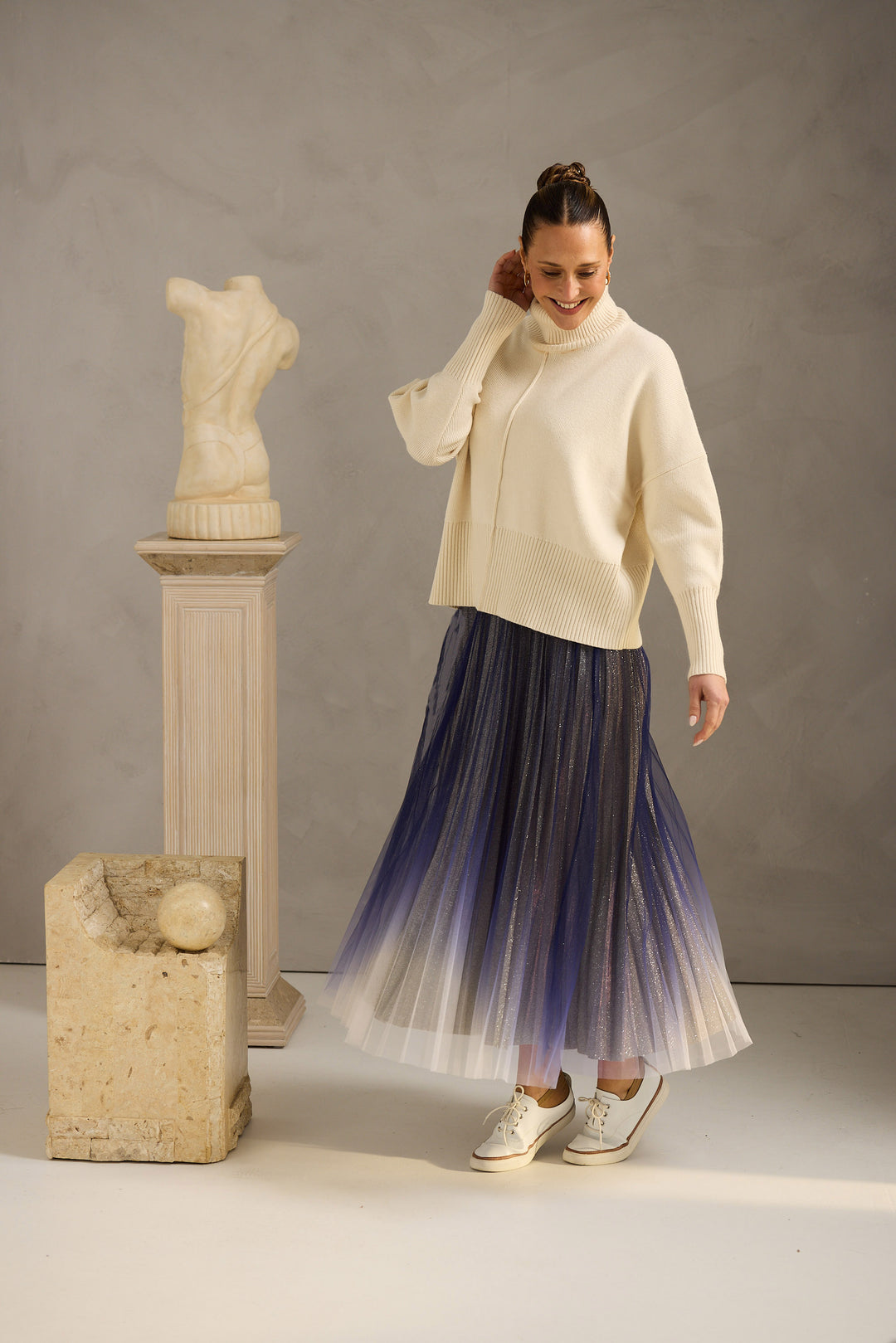 NAVY WEST END SKIRT