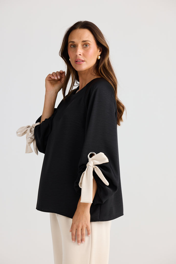Brave & True Oui Oui Top Black & Oyster