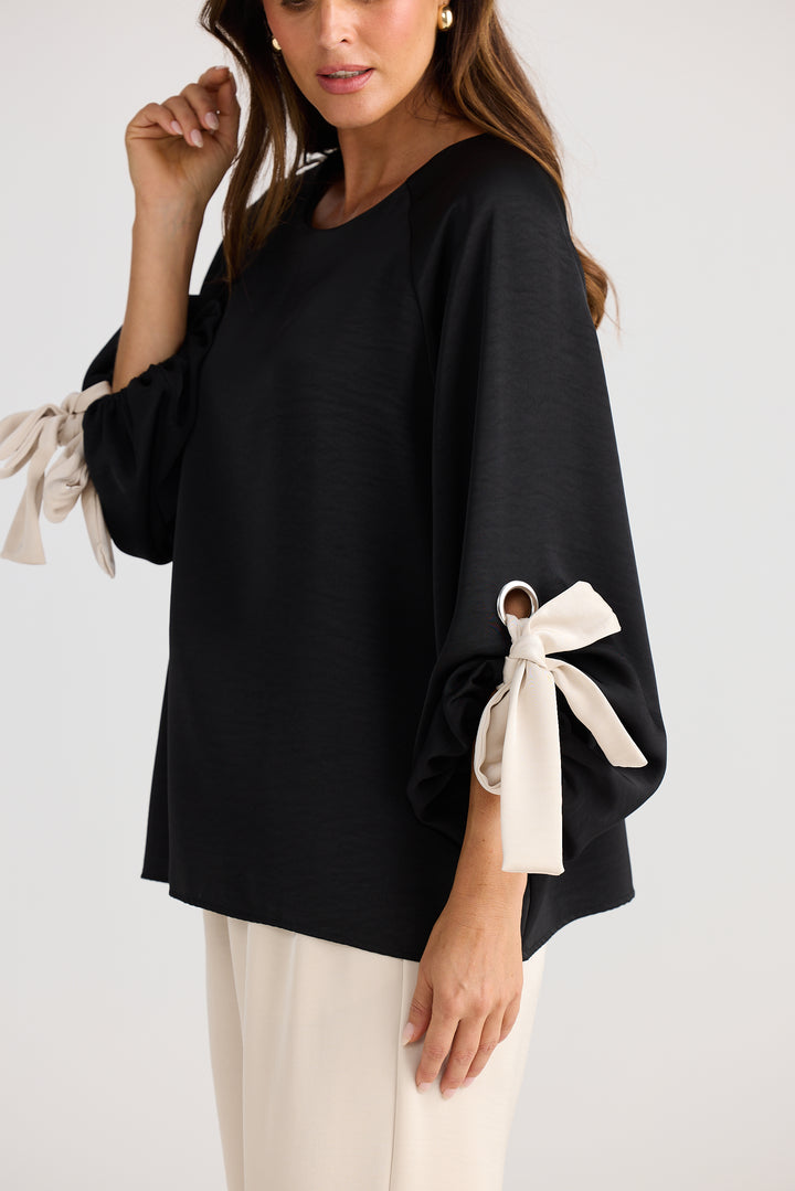 Brave & True Oui Oui Top Black & Oyster