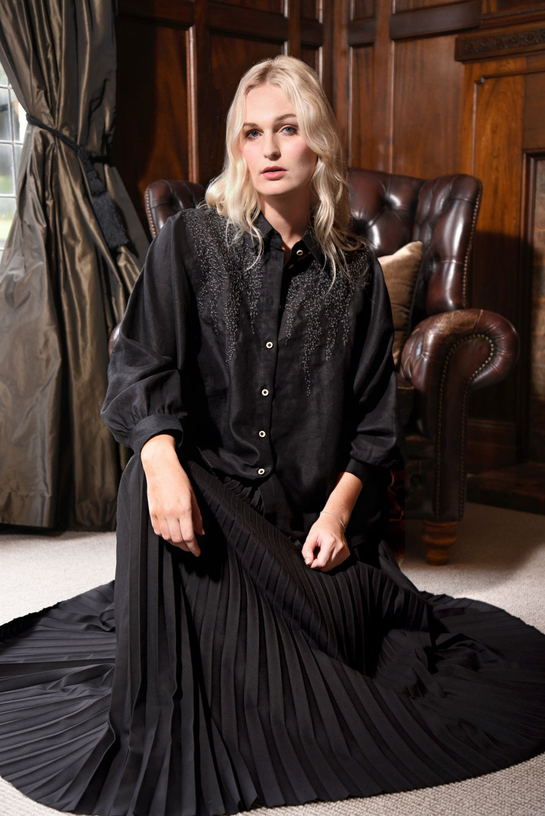 Curate Black In Skirt of Time
