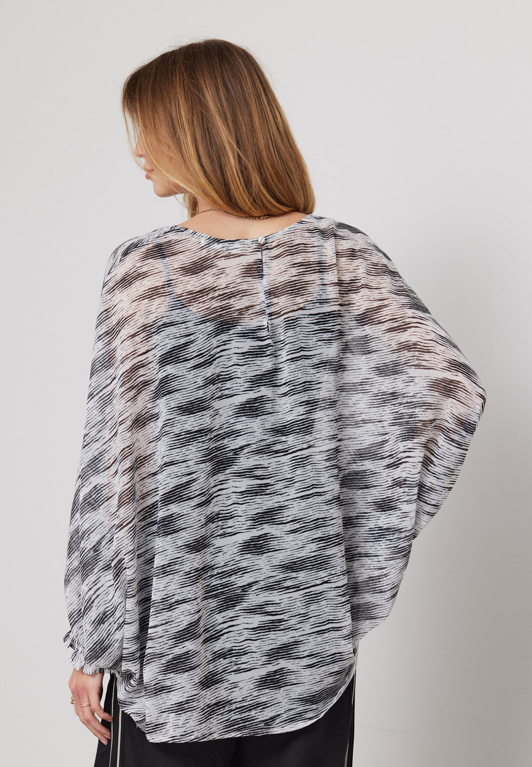 LINEAR KATO TOP