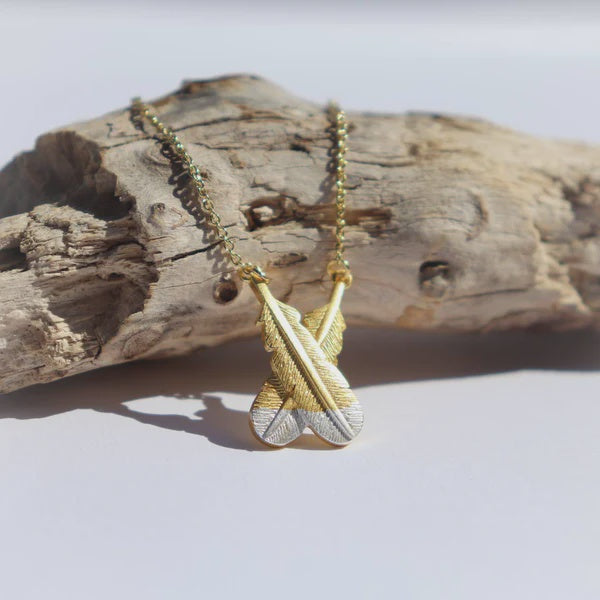 CROSSED HUIA FEATHER NECKLACE