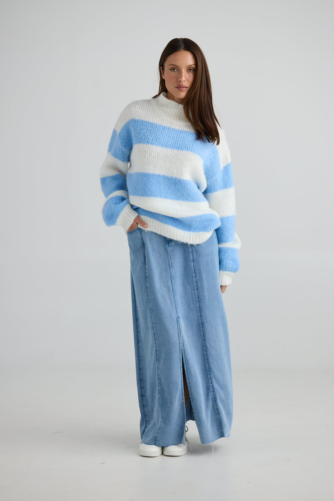 BLUE STRIPE ISLAND KNIT