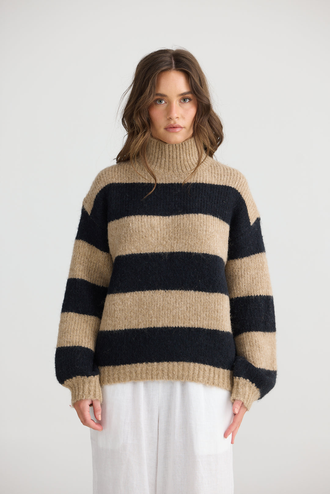 TAUPE ISLAND KNIT