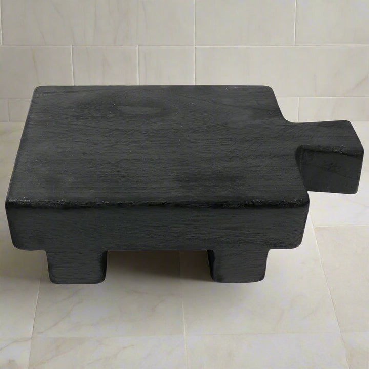 BLACK SQUARE PEDESTAL