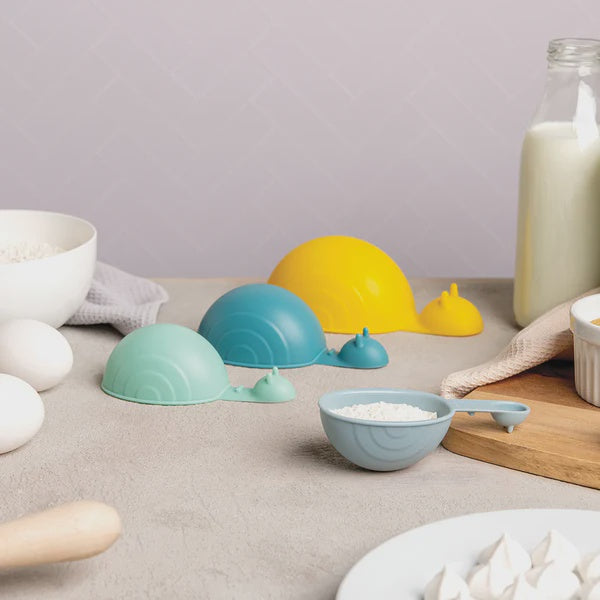 Shelly Measuring Cups