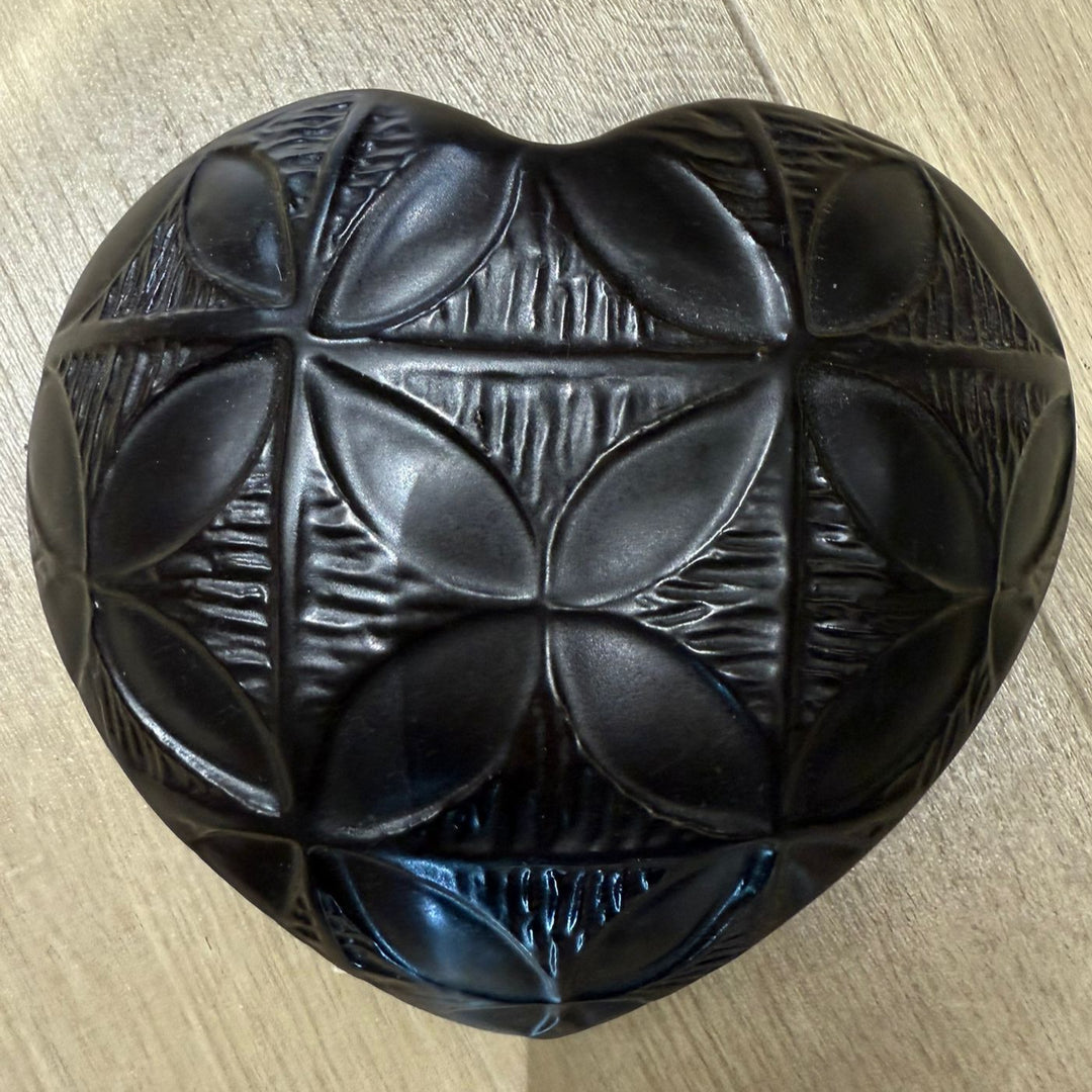 LARGE TAPA WALL HEART