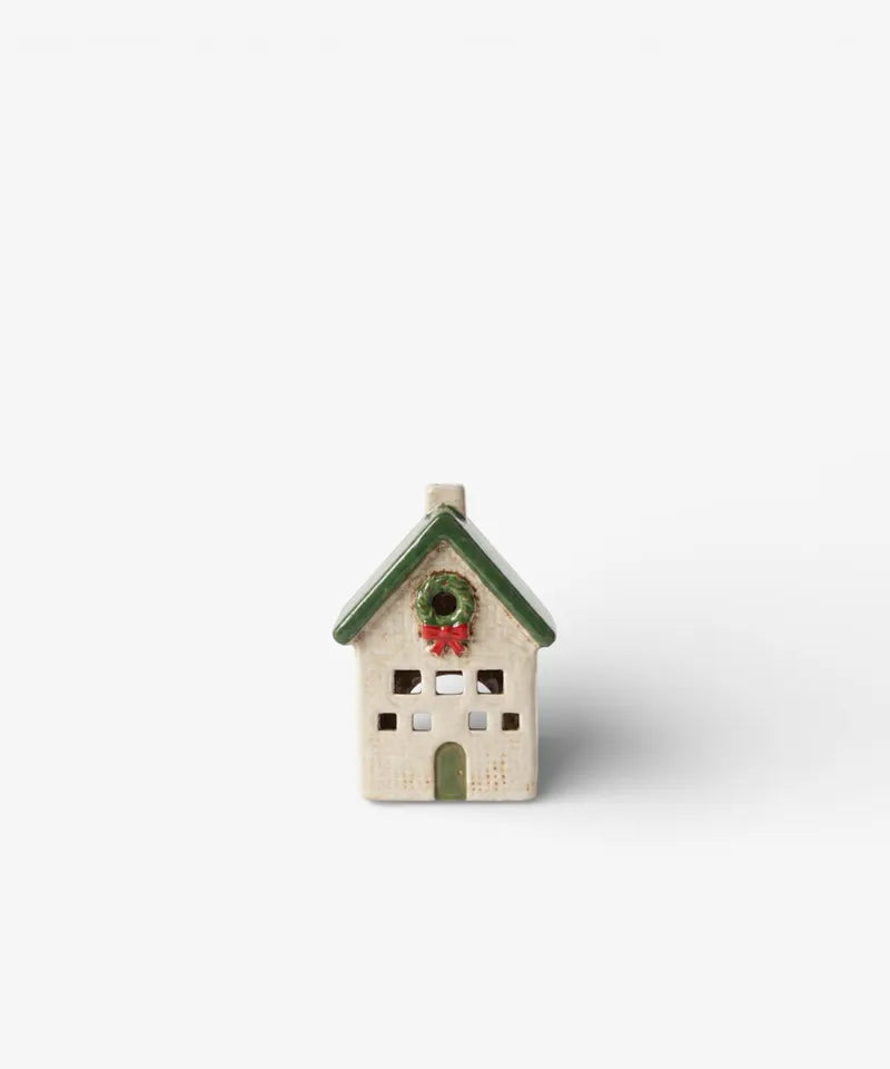 French Country Nordgard Cottage witg Bow Wreath