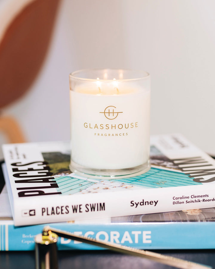 Glasshouse Marseille Memoir 380g soy candle (gardenia) - image 3