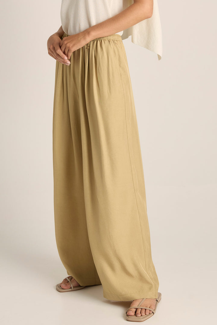 Fate & Becker Gold Gianna Pant