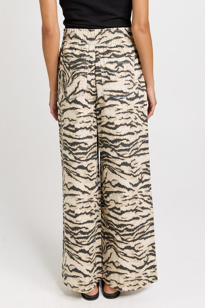 Betty Basics Animal Print Saffra Relaxed Jeans