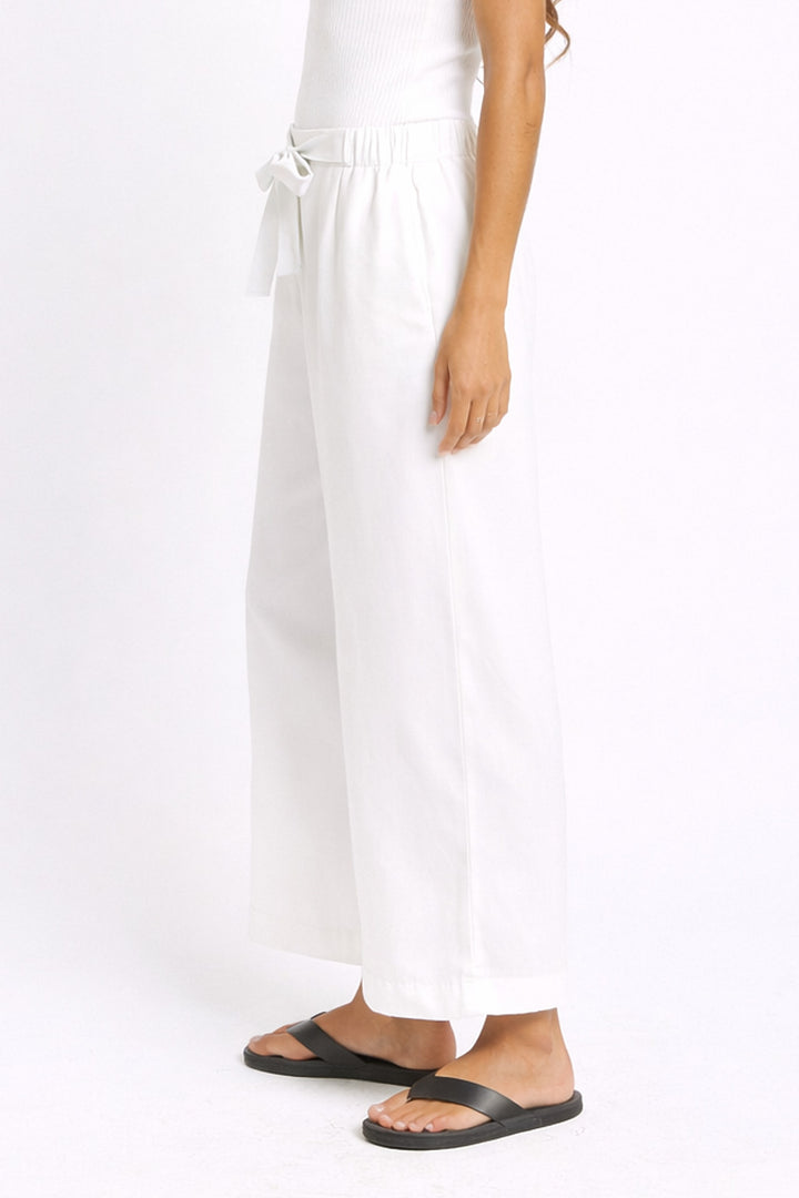 Betty Basics White Bella Crop Pants