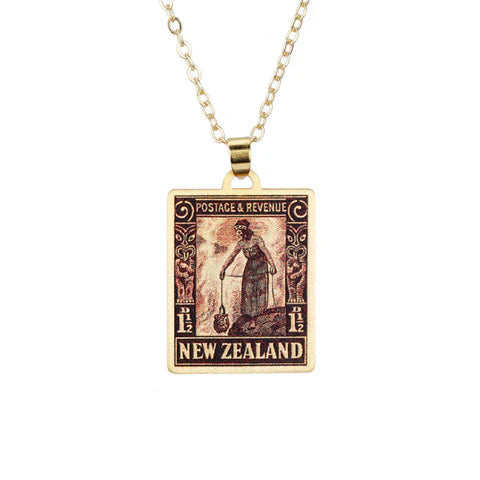 WAHINE TUNU STAMP NECKLACE